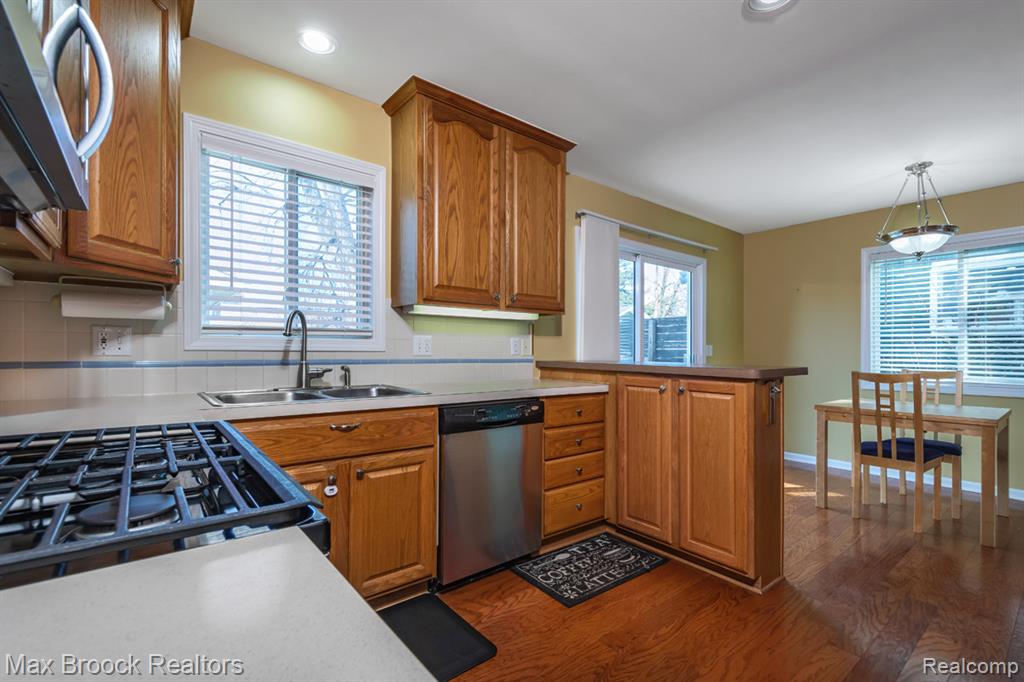 906 McLean Avenue, Royal Oak, MI 48067 — Photo 7