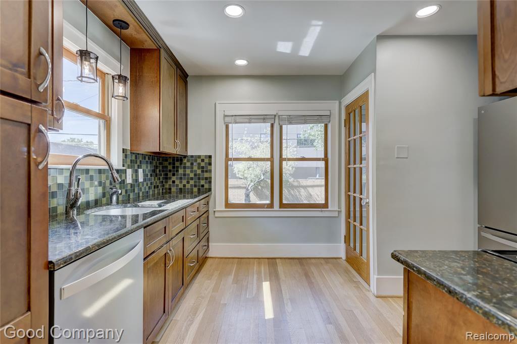 419 E 5th Street, Royal Oak, MI 48067 — Photo 17