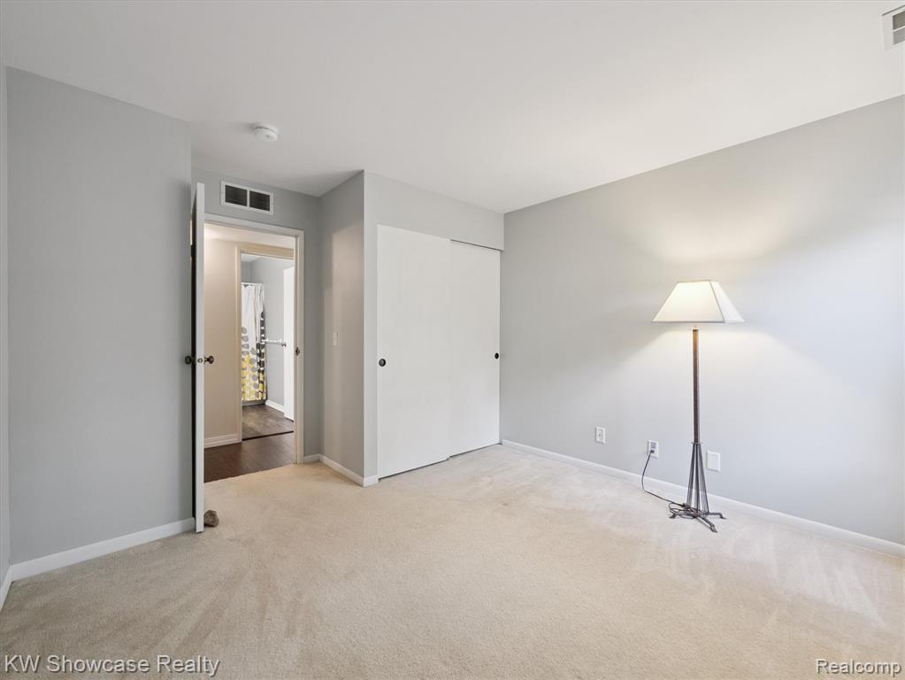 61011 Greenwood Drive, South Lyon, MI 48178 — Photo 21