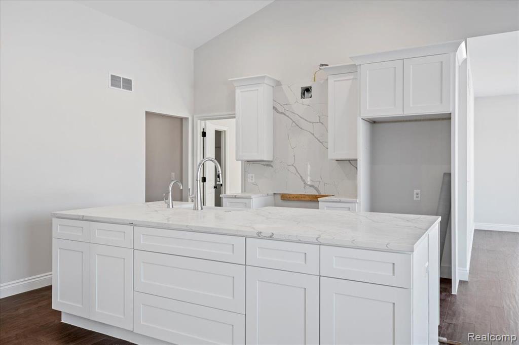 15620 Pine Ridge, Holly, MI 48462 — Photo 8
