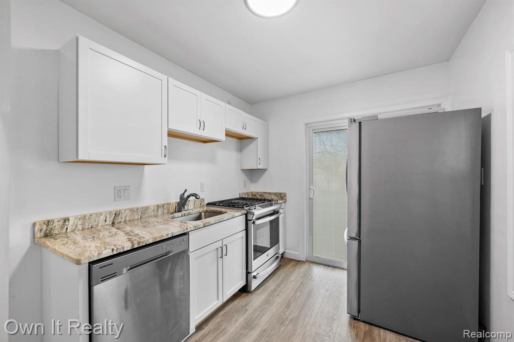 7335 Maple Street, Dearborn, MI 48126 — Photo 18