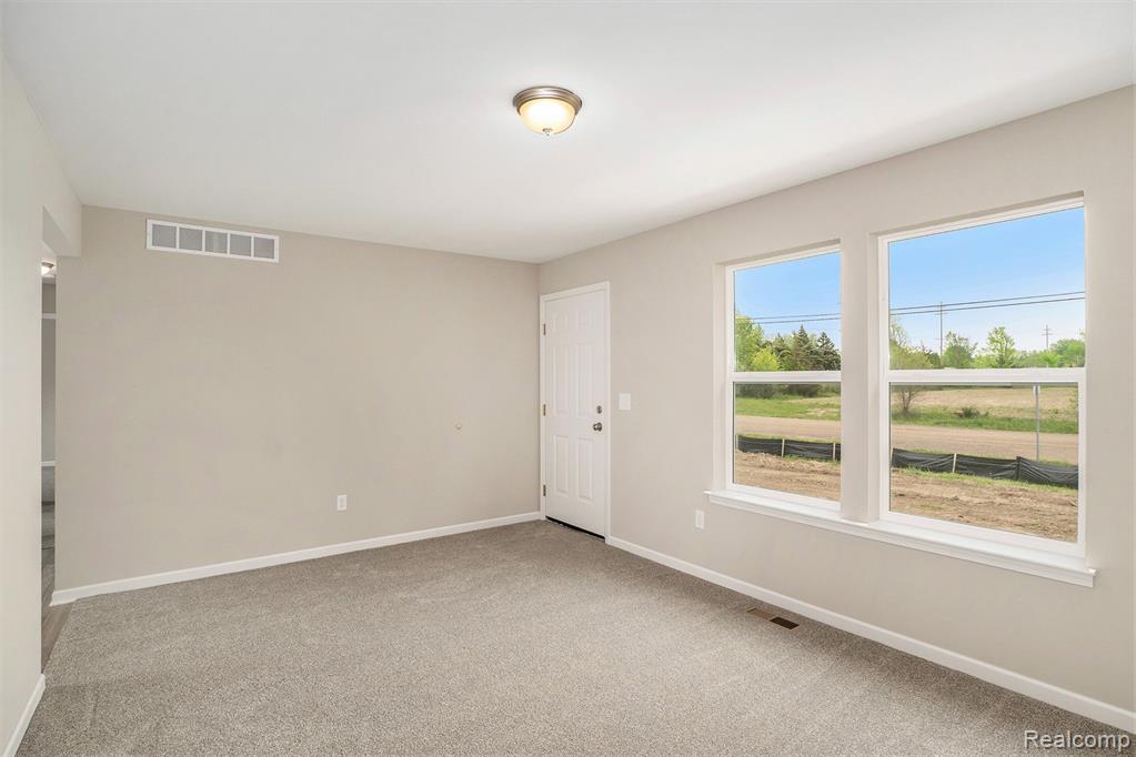 5499 SITKA Street, Burton, MI 48519 — Photo 2
