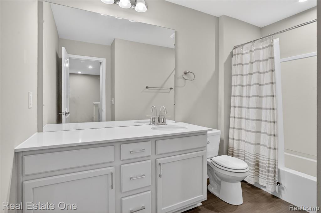 4799 Broomfield Way, Lake Orion, MI — Photo 25
