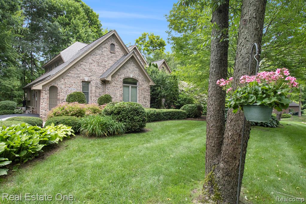 9832 Kingston Ridge, Clarkston, MI 48348 — Photo 44