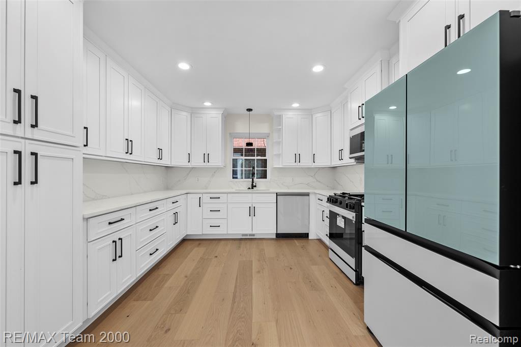 933 N Highland Street, Dearborn, MI 48128 — Photo 24