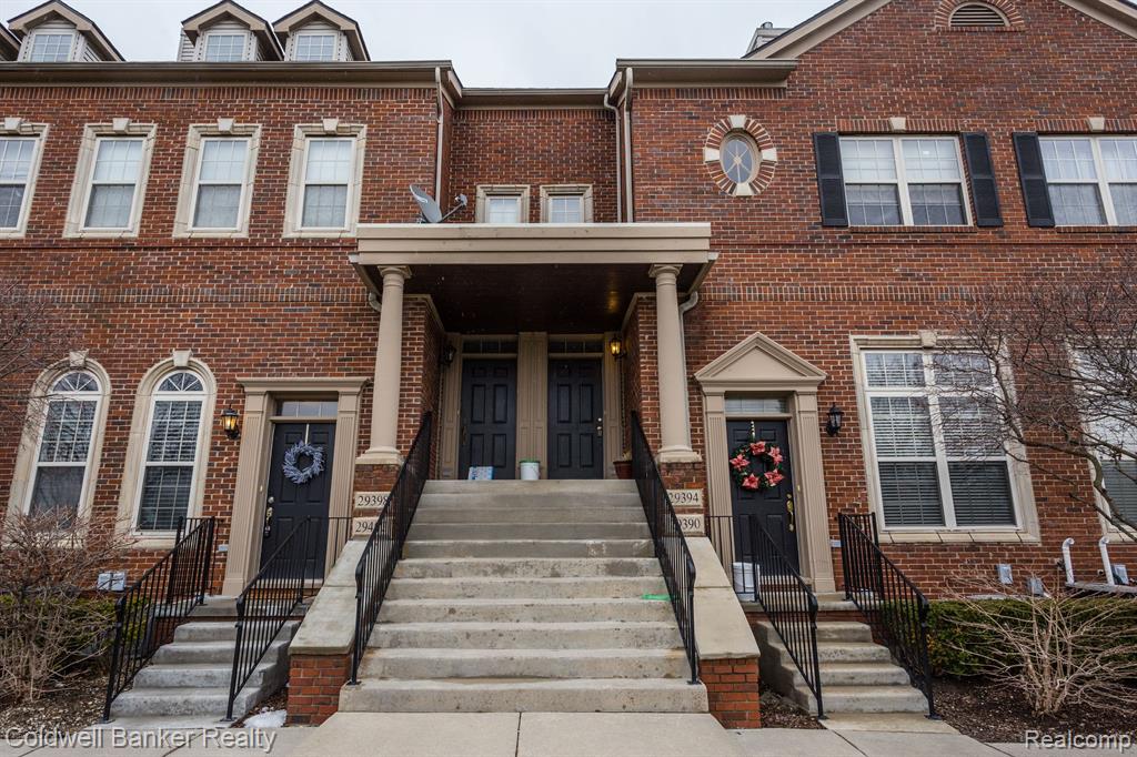 29427 Glen Oaks Boulevard E, Farmington Hills, MI 48334 — Photo 2