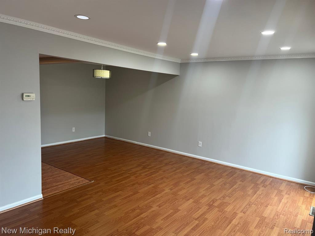8272 KARAM Boulevard, Warren, MI 48093 — Photo 4