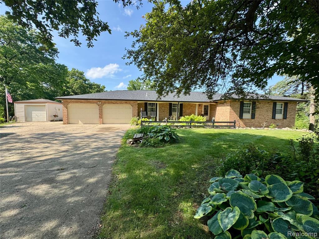 12189 DENTONVIEW Drive, Fenton, MI 48430 — Photo 27