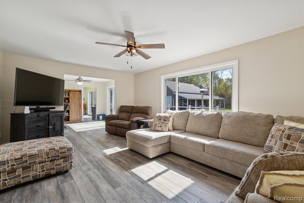 49765 Martz Road, Van Buren, MI 48111 — Photo 18