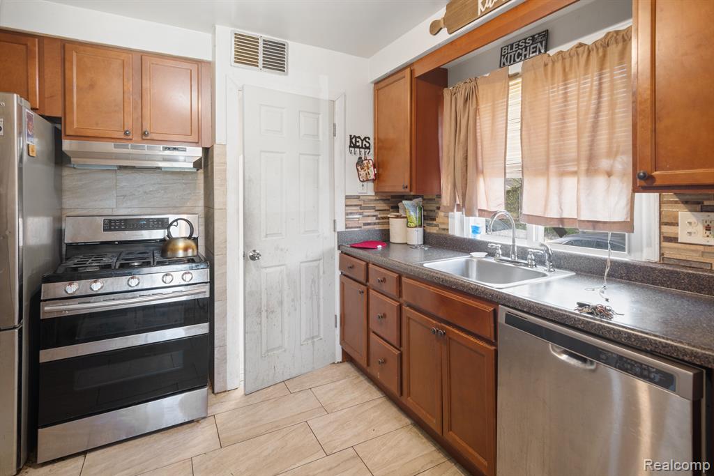 6545 ASBURY Park, Detroit, MI 48228 — Photo 10