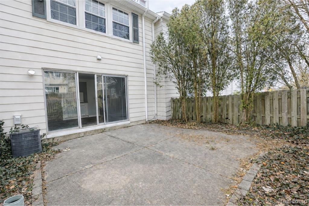 19585 Mariner Court, Northville, MI, 48167