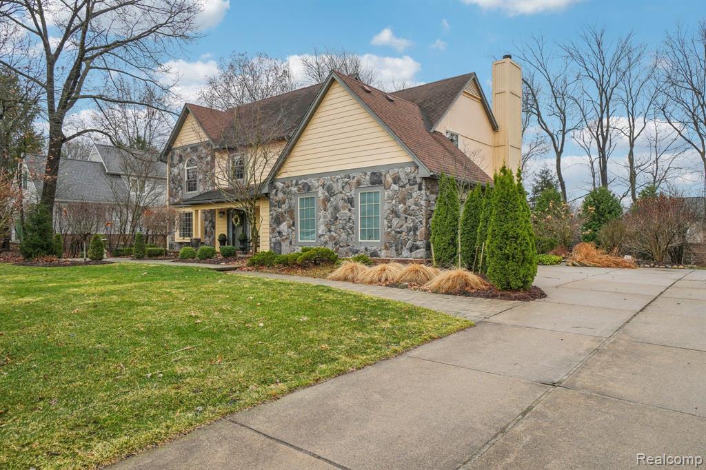 6847 HUBBARD Circle, Clarkston, MI 48348 — Photo 2