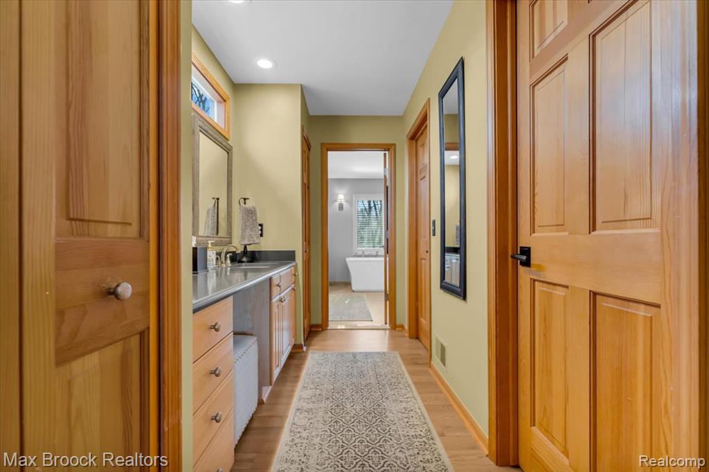 5970 Lynne Hollow Drive, Commerce Twp, MI 48382 — Photo 28