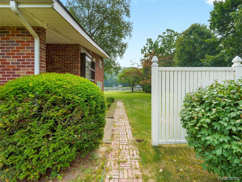 628 Riverside Drive, Linden, MI 48451 — Photo 39