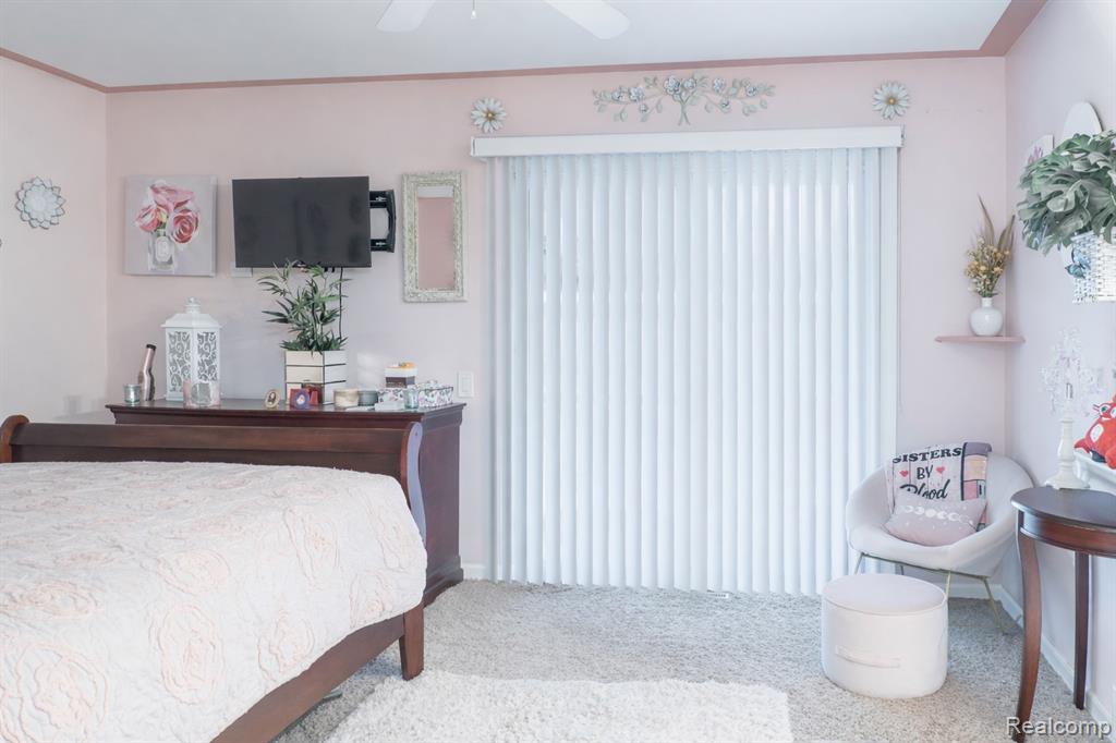 20210 Vernier Road, B, Harper Woods, MI 48225 — Photo 15