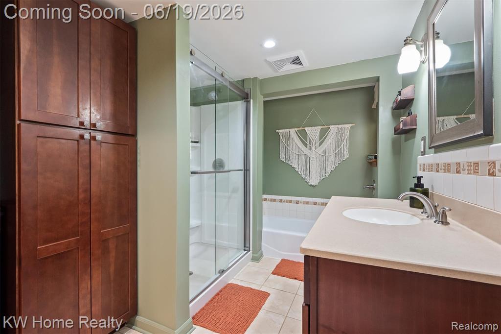 4474 Five Lakes Road, North Branch, MI 48461 — Photo 13
