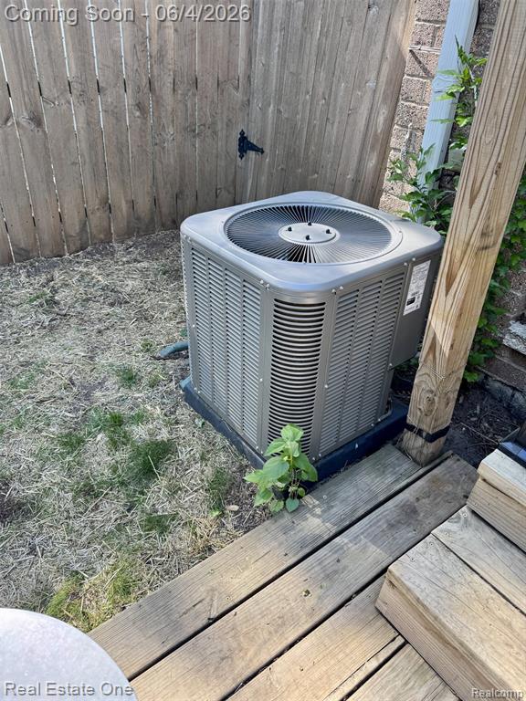 311 W Brockton Avenue, Madison Heights, MI 48071 — Photo 50