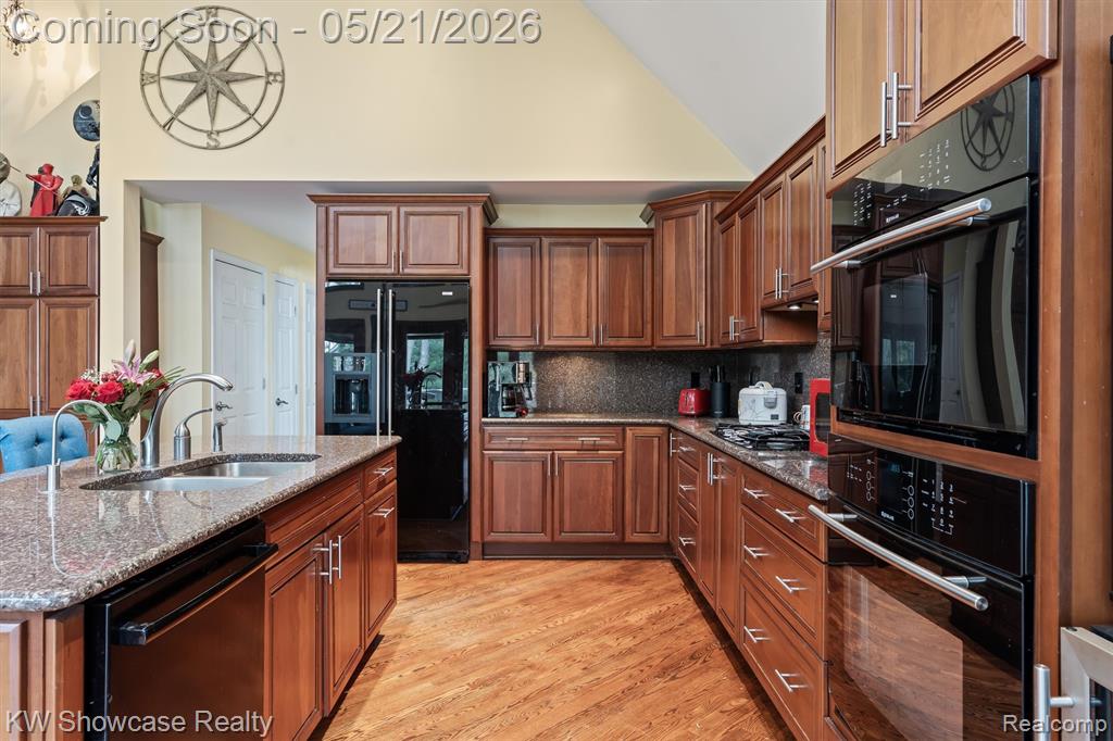 9650 Montgold Avenue, White Lake, MI — Photo 18