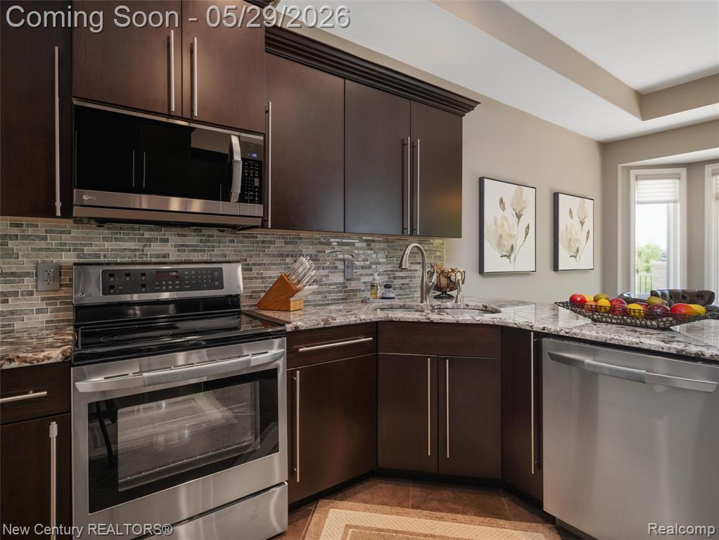 55490 Whispering Hills Drive, Utica, MI 48316 — Photo 12