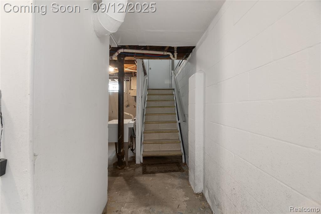 726 E Parkway Avenue, Flint, MI 48505 — Photo 17