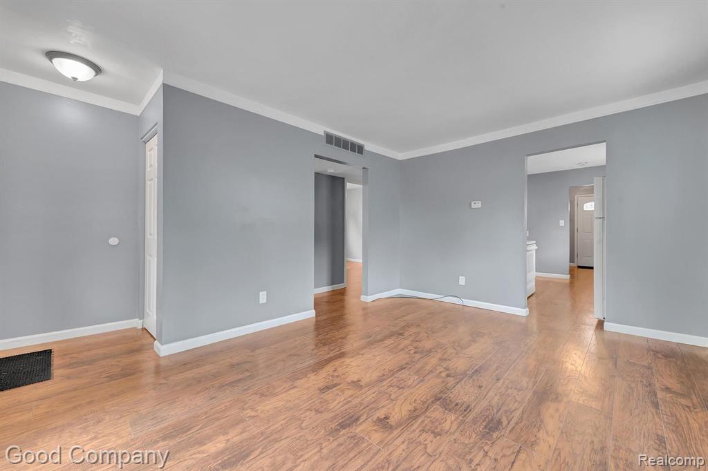 46 W MAPLEDALE Avenue, Hazel Park, MI 48030 — Photo 4