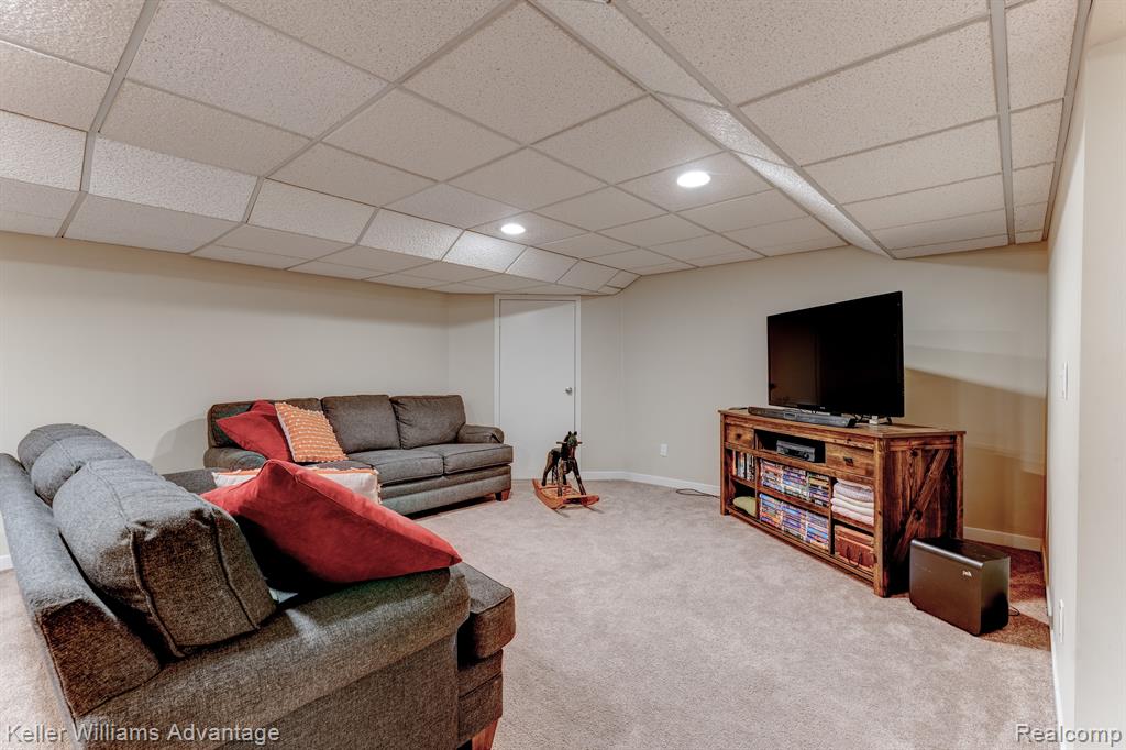 46603 Greenridge Drive, Northville, MI 48167 — Photo 44
