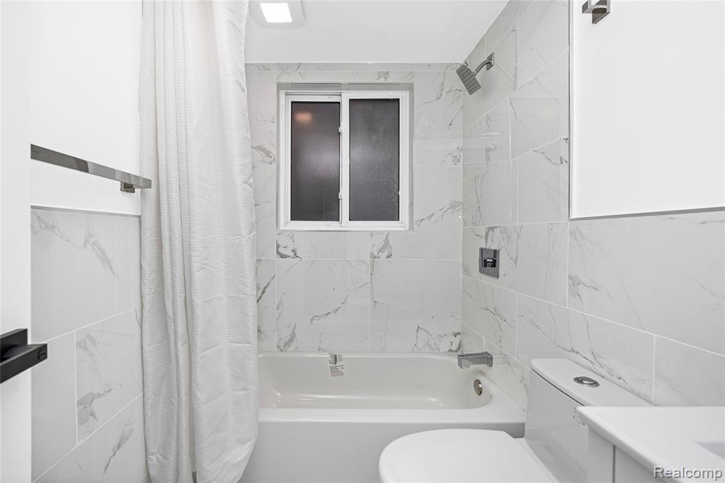 16871 Asbury Park, Detroit, MI 48235 — Photo 36
