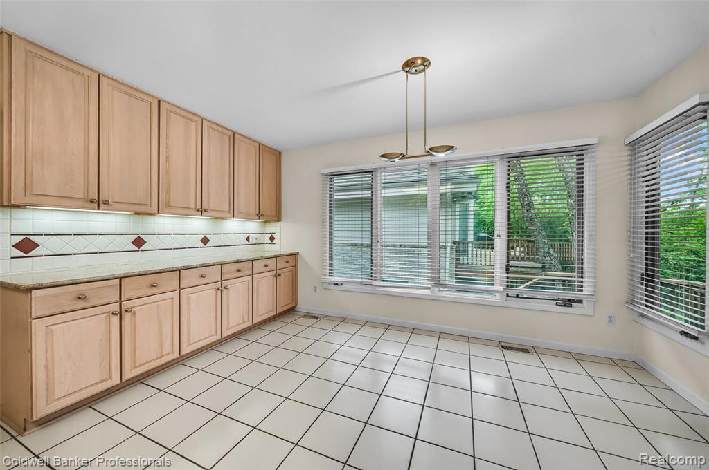 6560 Pleasant Lake Court, 11, West Bloomfield, MI — Photo 33