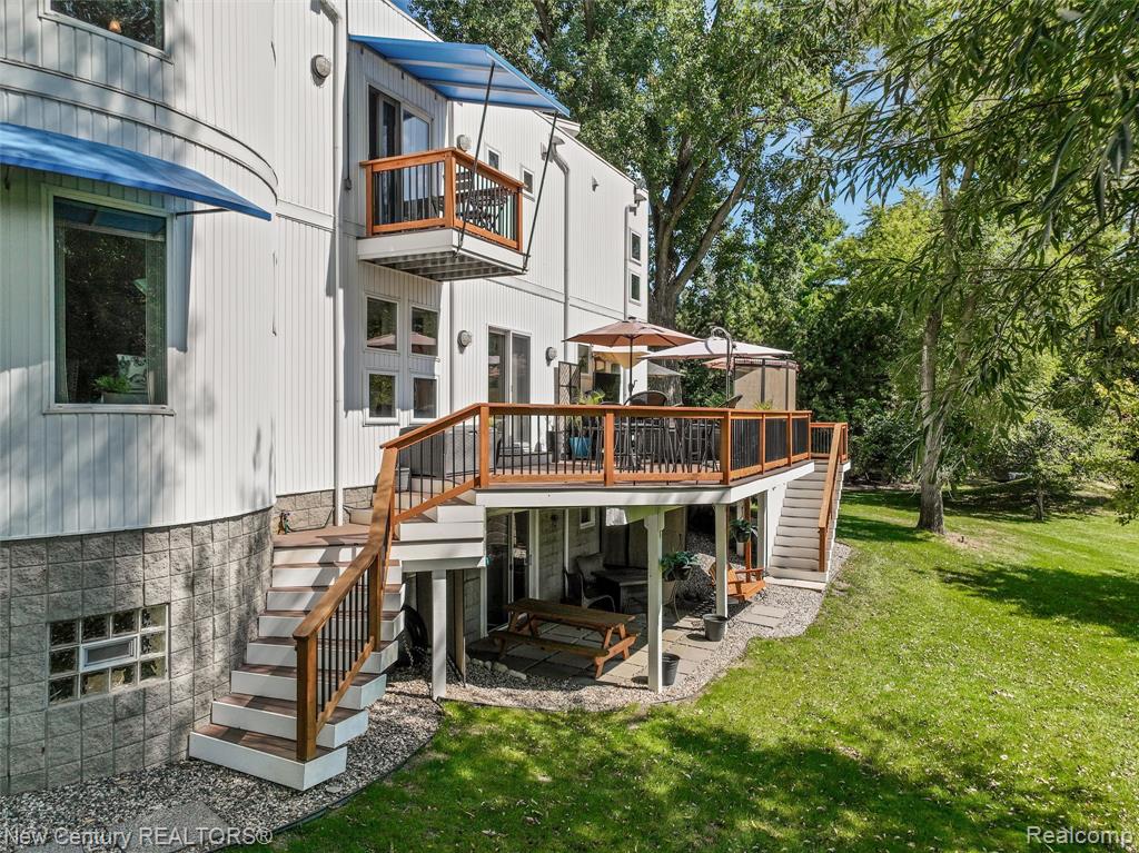 275 Angola Street, Wolverine Lake, MI 48390 — Photo 59
