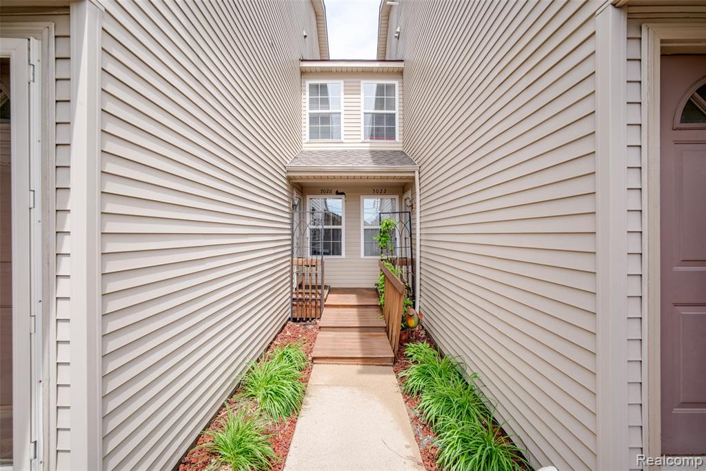 5026 Harbor Oak Drive, Waterford, MI 48329 — Photo 17