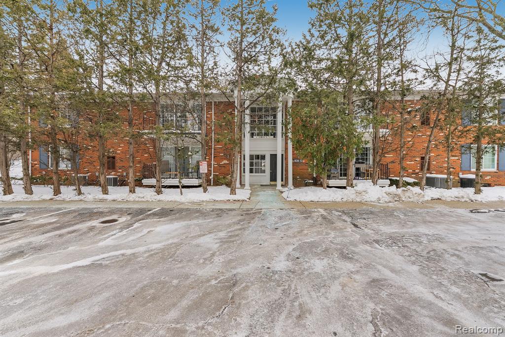 408 Fox Hills #A5 Drive S, Bloomfield Hills, MI 48304 — Photo 4