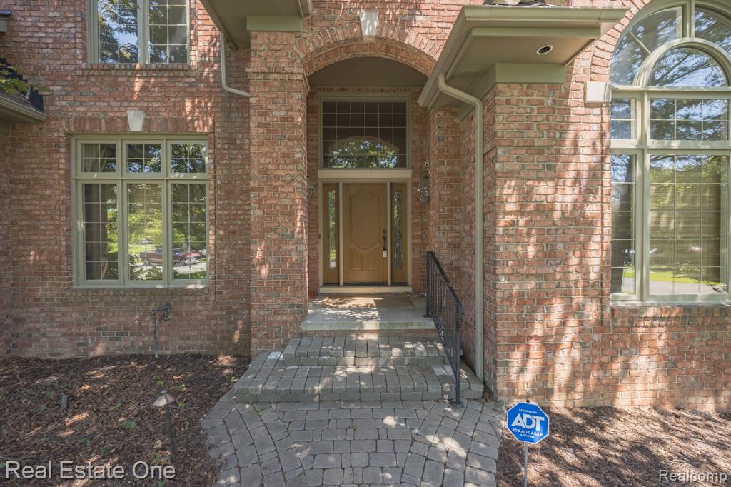 6745 CHARING Crossing, West Bloomfield, MI — Photo 3
