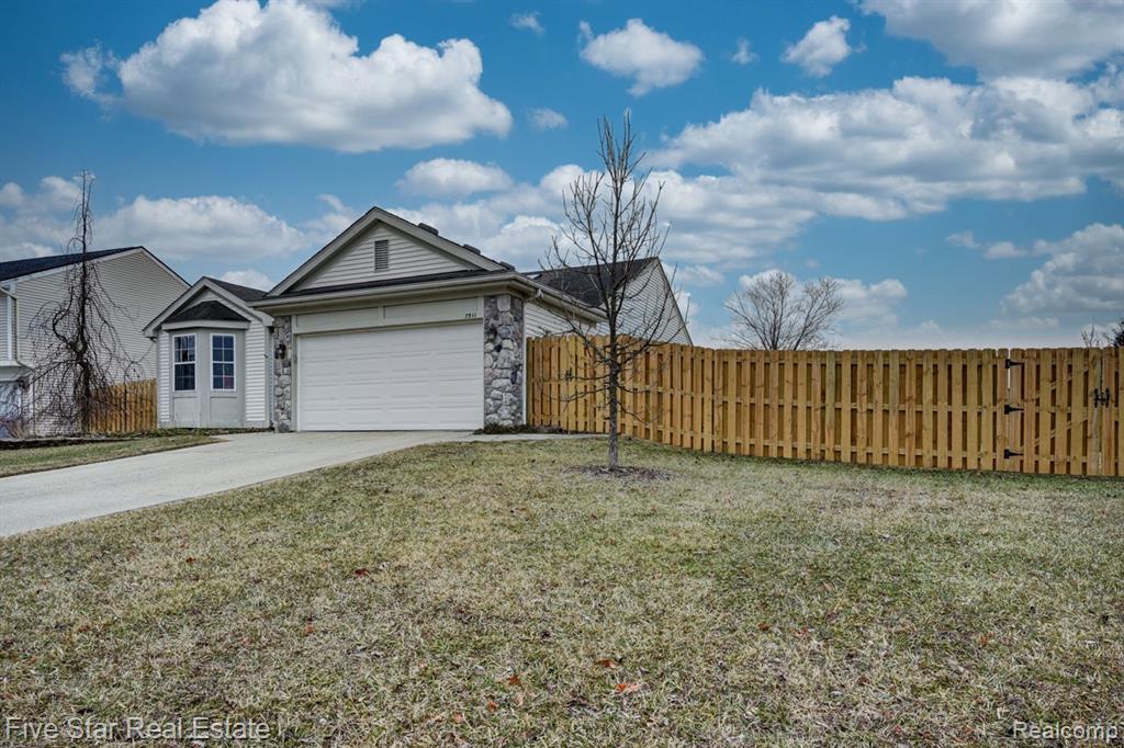 7511 BERMUDA DUNES, Ypsilanti, MI 48197 — Photo 3