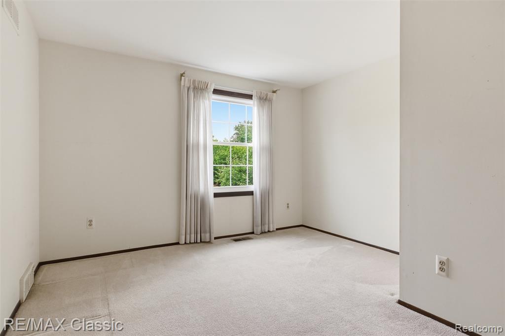 45451 Woodleigh Way, Plymouth, MI 48170 — Photo 29