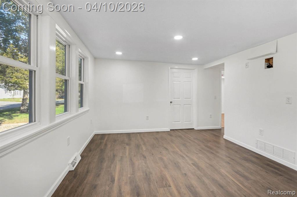 211 Cardinal Street, Commerce Twp, MI 48382 — Photo 2