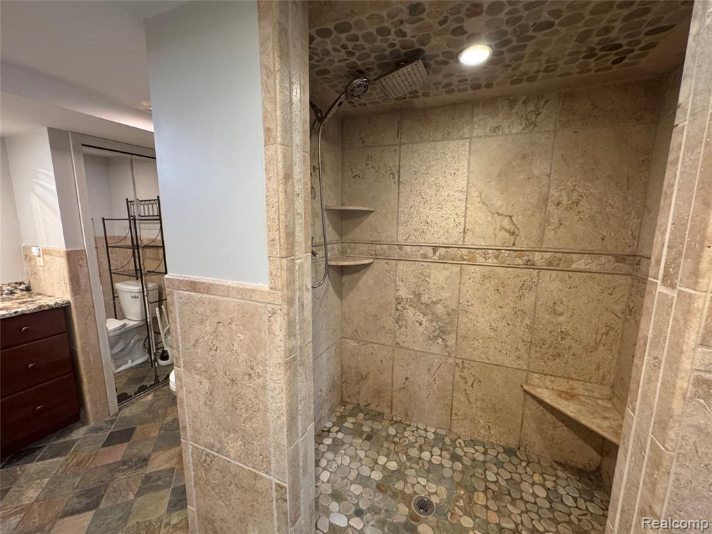 43005 FREEPORT Drive, Sterling Heights, MI 48313 — Photo 19