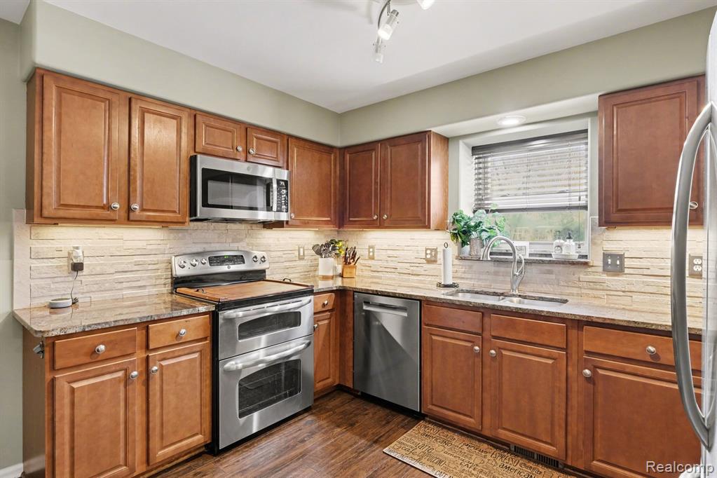 632 Mill Street, Fenton, MI 48430 — Photo 10
