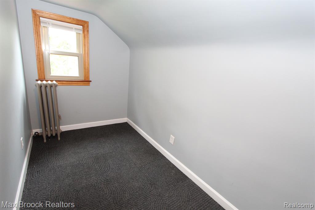 506 N NEWBURGH Road, Westland, MI — Photo 22