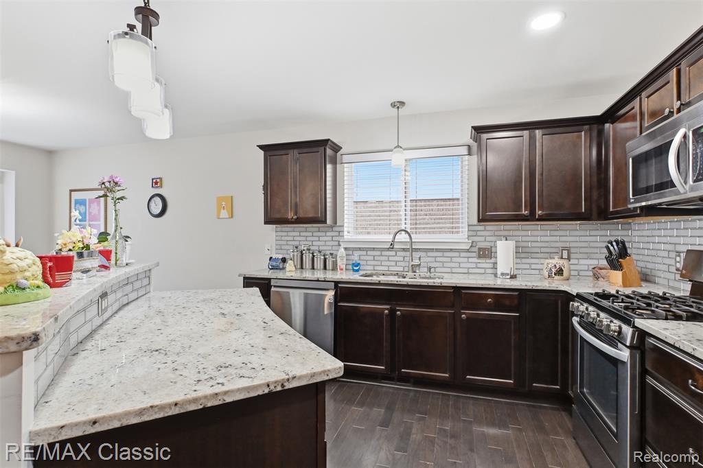9260 Liberty Court, Livonia, MI 48150 — Photo 7