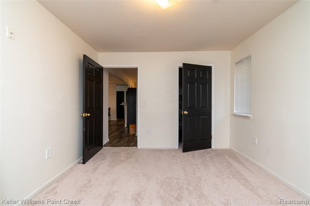 867 Amanda Lane, Pontiac, MI 48340 — Photo 14