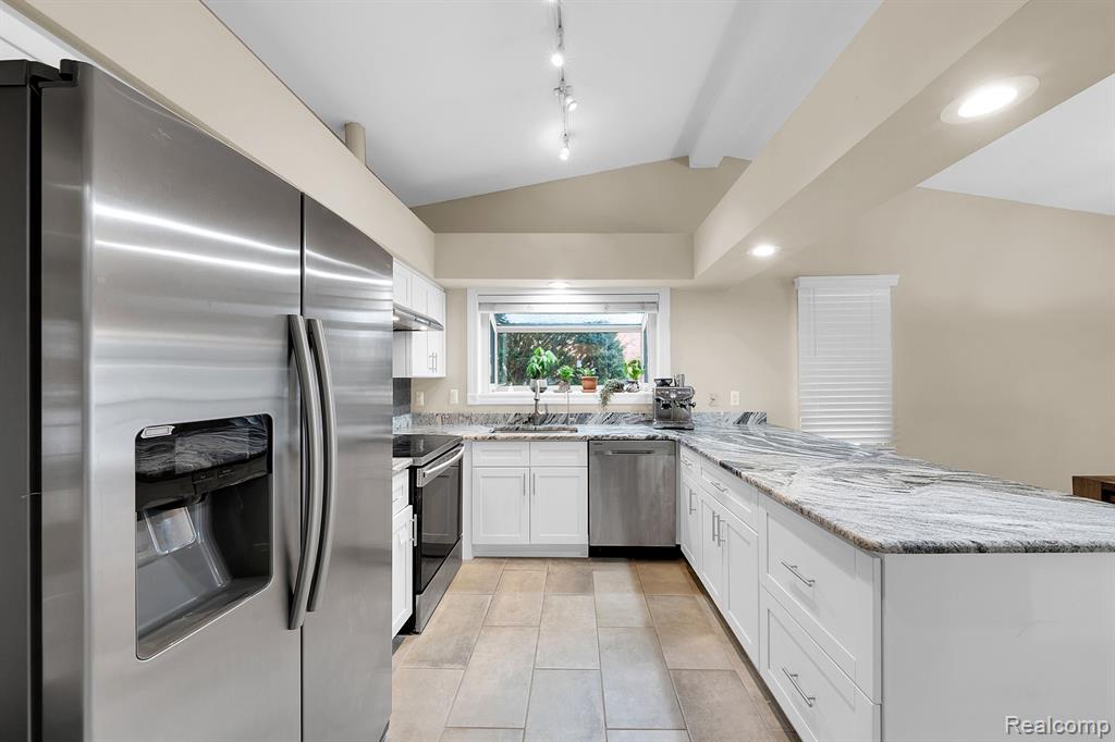 6367 Denton Drive, Troy, MI 48098 — Photo 12