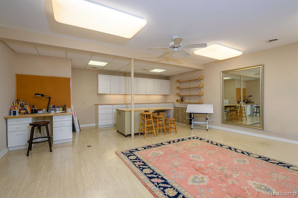 2462 HICKORY GLEN Drive, Bloomfield Hills, MI 48304 — Photo 21