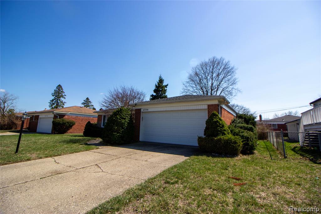 4558 Sudbury Drive, Warren, MI 48092 — Photo 3