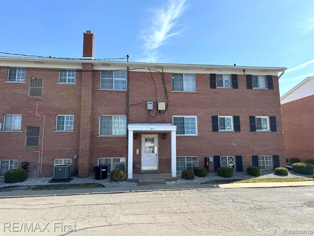 8171 DENWOOD Drive, APT 1, Sterling Heights, MI 48312 — Photo 3