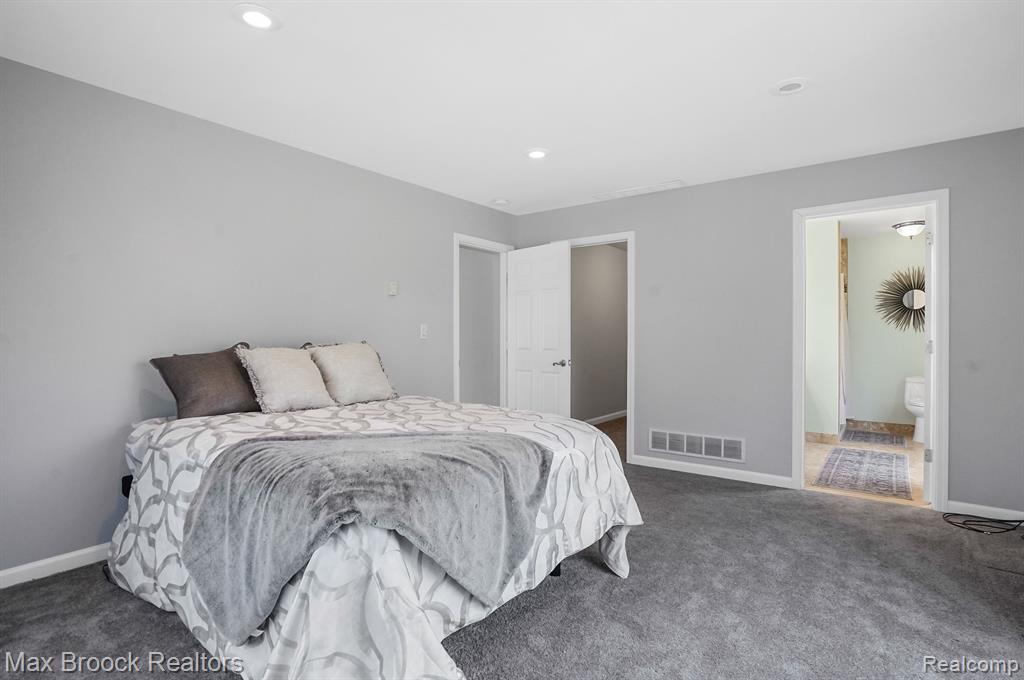 2905 W HICKORY GROVE Road, Bloomfield Hills, MI 48302 — Photo 18