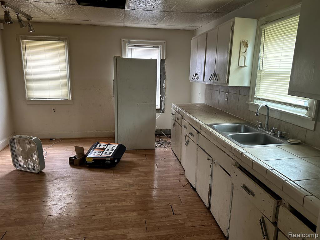 671 W HURON Street, Pontiac, MI 48341 — Photo 5
