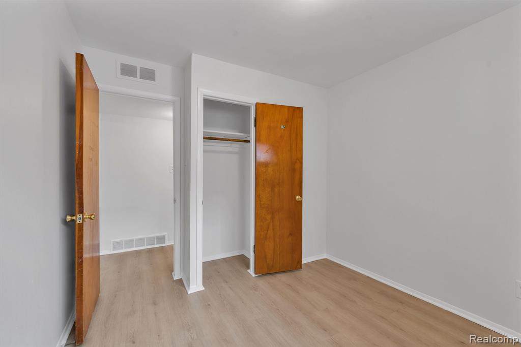 6571 N Highland Street, Dearborn Heights, MI 48127 — Photo 20