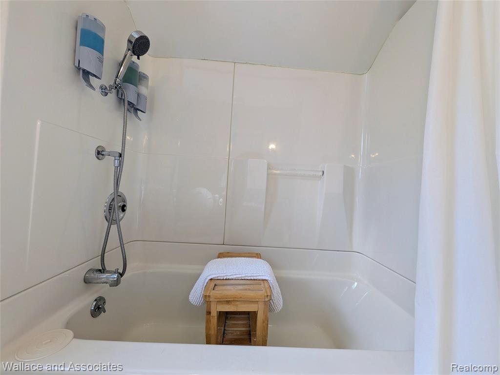 2712 Military Street, Port Huron, MI 48060 — Photo 25