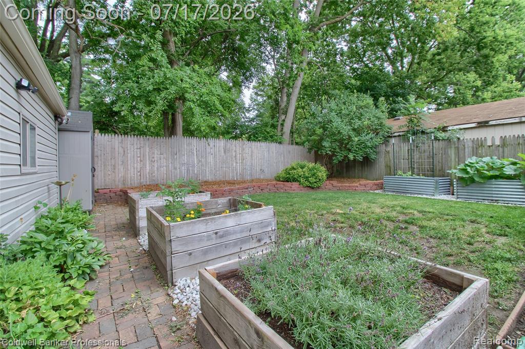9118 Deering Street, Livonia, MI 48150 — Photo 27
