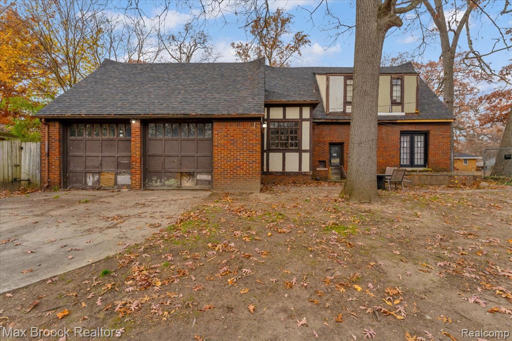 2085 Pontiac Drive, Sylvan Lake, MI 48320 — Photo 28